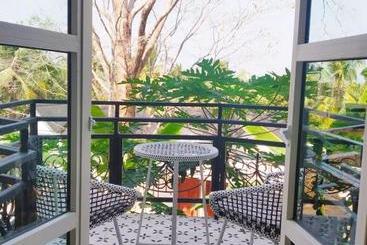هتل Munjoh Island House