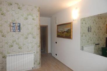 پانسیون Guest House Berzefi