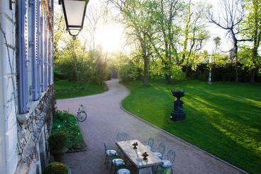 تختخواب و صبحانه Château La Creuzette