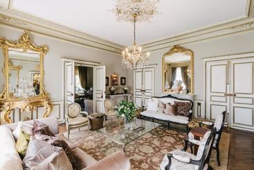 تختخواب و صبحانه Château La Creuzette