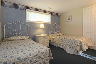 Colonial Acres Resort