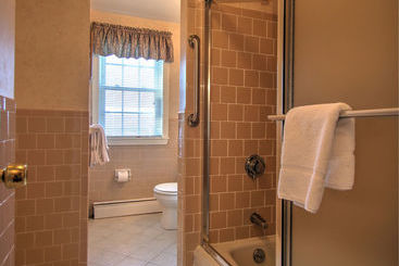 Colonial Acres Resort