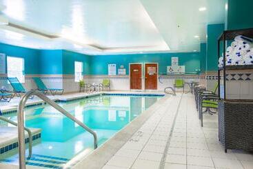 هتل Holiday Inn Express & Suites Williamsburg, An Ihg