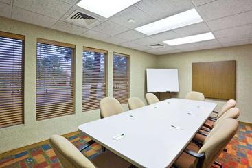 هتل La Quinta By Wyndham Overland Park