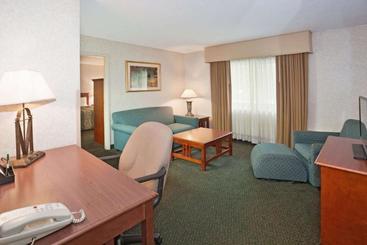 هتل La Quinta By Wyndham Overland Park