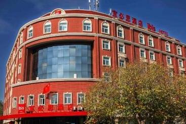 בית מלון כפרי Ibis Urumqi Weixing Square
