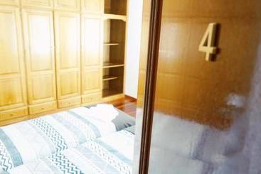 تختخواب و صبحانه Martin's Villa