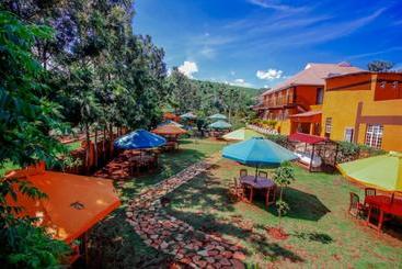 هتل Mayapple Airport View Kisumu