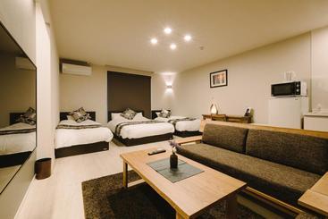 Grand Base Karatsu Ekiminami