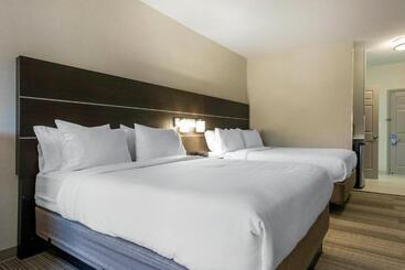 בית מלון כפרי Holiday Inn Express And Suites Chicago West   St Charles, An Ihg