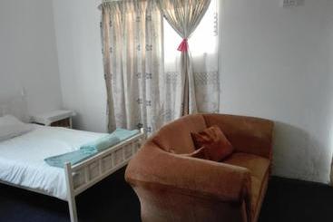 تختخواب و صبحانه Balcony Manor