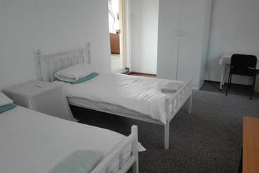 تختخواب و صبحانه Balcony Manor