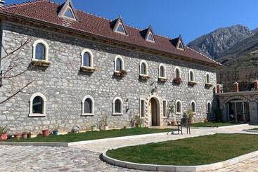 פנסיון Bujtina Gjana