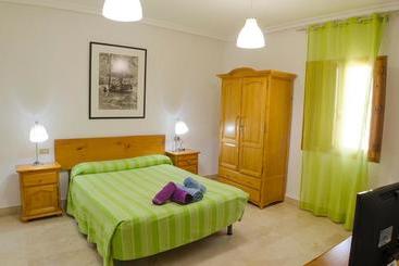 פנסיון Hostal Los Calatravos