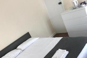 پانسیون Glenfaba Guest House