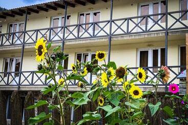 پانسیون Family Hotel Kala