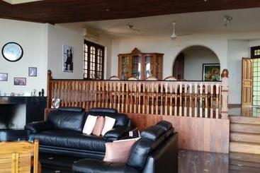 پانسیون Waldhaus Kandy