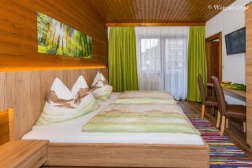 تختخواب و صبحانه Pension Montana