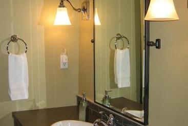 پانسیون Fitzhugh House Guest Accomodation