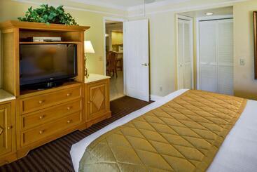 Charter Club Resort Of Naples Bay