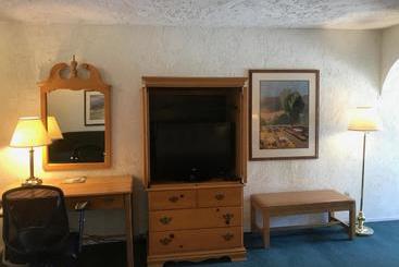 هتل Channel Islands Inn
