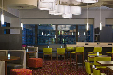 هتل Courtyard New York LaGuardia Airport