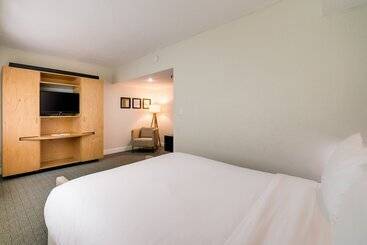 Crest Hotel Suites