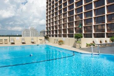 هتل Jackson Downtown Convention Center