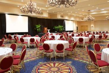 هتل Jackson Downtown Convention Center