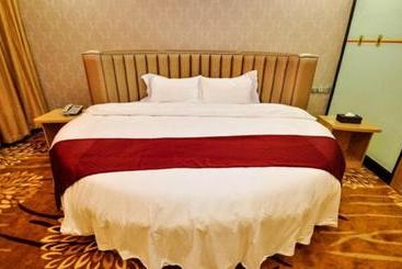 هتل 7 Days Inn Guangzhou Pazhou Branch