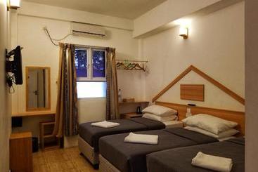 هتل Nomadic Inn