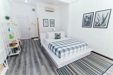 پانسیون Chill Box