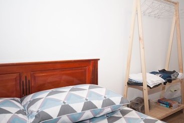 The Prince Of Whales Hostel & Bar