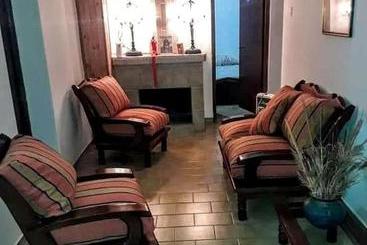 پانسیون Hostal Los Sesto