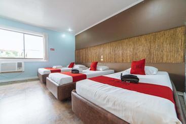 هتل Reddoorz @ N Roldan Street
