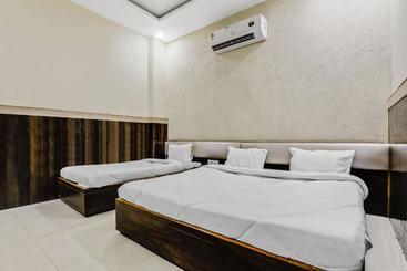 هتل Spot On 49970 Mahadev Guest House