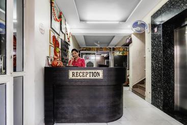 هتل Spot On 49970 Mahadev Guest House