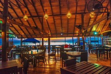 هتل Coconut Beach Lodge