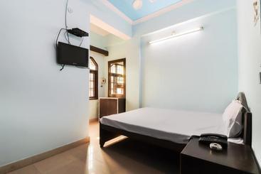 هتل Spot On 46219 Satkar Guest House