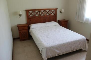 هتل آپارتمان Apart Lawn Tennis Pinamar