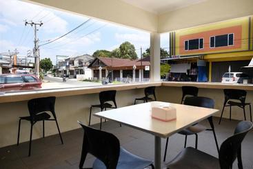 هتل Oyo 1612  Central City
