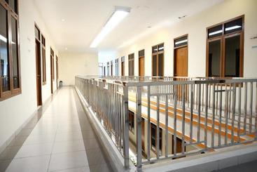 هتل Oyo 1612  Central City