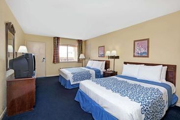 هتل Days Inn By Wyndham Newport News