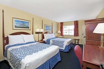 هتل Days Inn By Wyndham Newport News
