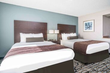 فندق Days Inn & Suites By Wyndham Wausau
