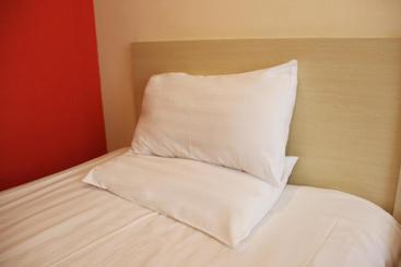 هتل Hanting Express Yancheng Binhai Xinding Square