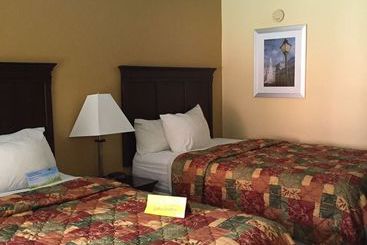 هتل Days Inn By Wyndham Charleston Historic District