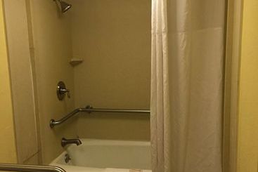 هتل Days Inn By Wyndham Charleston Historic District
