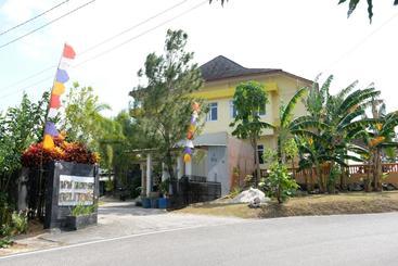 هتل Oyo 1151 Ww House