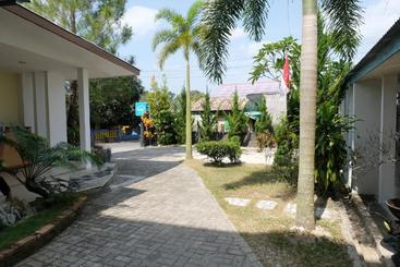 هتل Oyo 1151 Ww House
